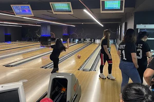 metrocity avm-4 bowling salonu play planet - Eğlence Merkezi - İstanbul Üsküdar