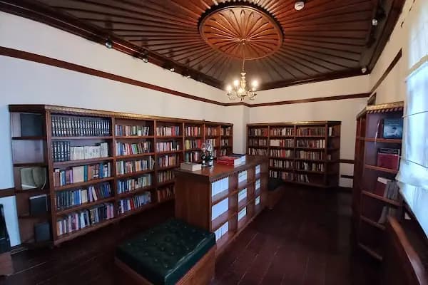 Mehmet Akif Ersoy Edebiyat Müze Kütüphanesi - Kütüphane - Ankara Elmadağ