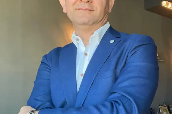 Dr. Psikolog Murat Sarısoy, 7/24 Hizmetinizdeyiz - Psikolog - İzmir Bornova