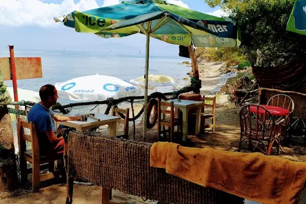 Burgazada Düşler Sahiliplajı ve Kamp alanı - Turistik Yer - İstanbul Adalar