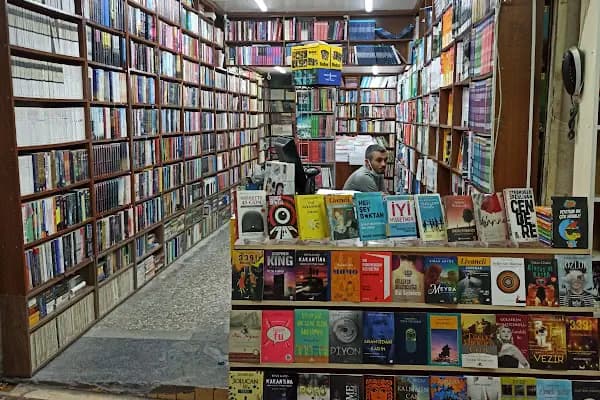 Aşiyan Kitabevi Rampalı Çarşı - Kitapçı - Konya Selçuklu
