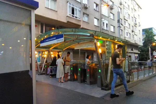 Bağcılar Tramvay - Otobüs Durağı - İstanbul Arnavutköy