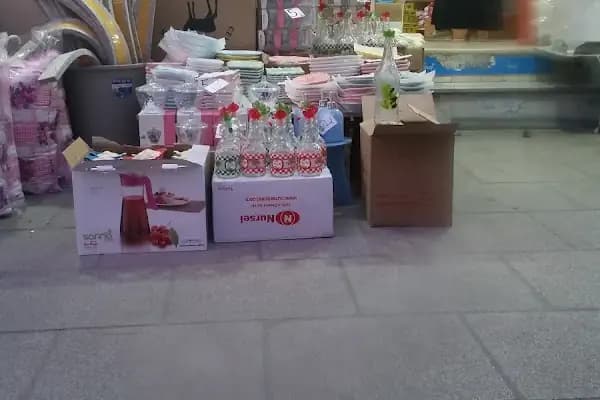 Gezegen Ucuzluk Pazarı - Çanta Mağazası - İstanbul Bağcılar
