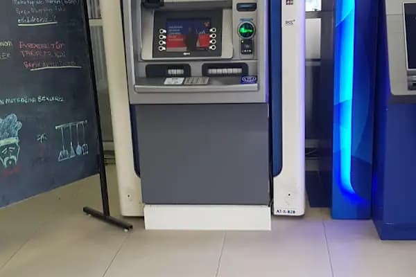 Türkiye İş Bankası Bankamatik - ATM - İstanbul Bahçelievler