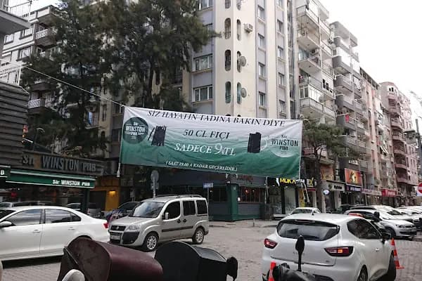 Sir Winston Pub Küçükpark - Lounge alanı - İzmir Bayraklı