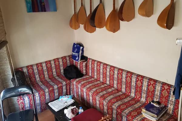 YÖRÜK MÜZİK ALETLERİ EĞİTİM VE SATIŞI - Müzik aletleri mağazası - Trabzon Akçaabat