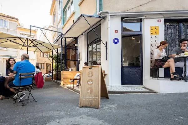 Four Letter Word Coffee - Kahve dükkanı - İstanbul Adalar