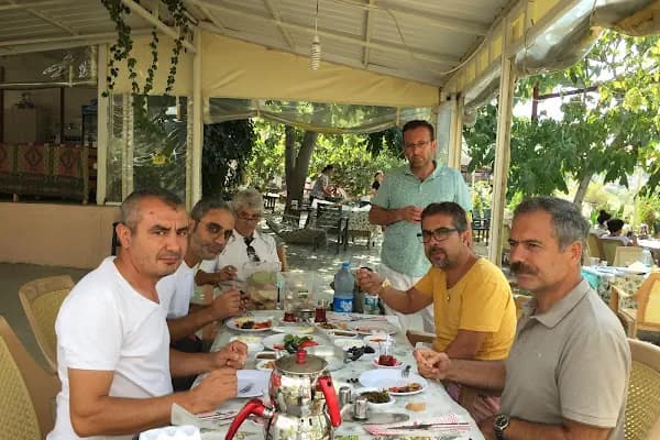 Şah Kahvaltı Ve Gözleme Salonu Seyhan Bacının Yeri - Kahvaltı restoranı - İzmir Buca
