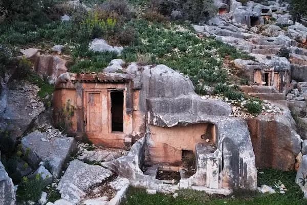 Limra Antik Kaya Mezarları - Mezarlık - Antalya Kepez