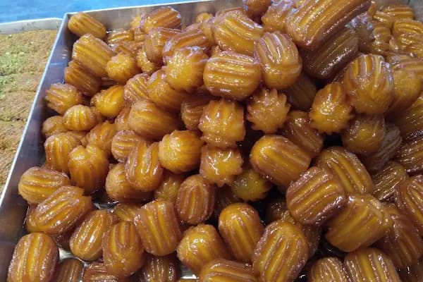 Nokta 2 Tatlıcısı Ahmet Usta - Tatlı Dükkanı - İzmir Aliağa