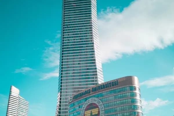 Fenerbahçe Üniversitesi Mimarlık ve Mühendislik Fakültesi - Okul - İstanbul Ataşehir