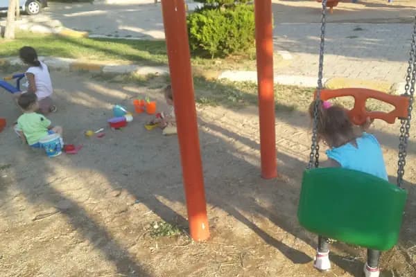 Çocuk Bahçesi - Park - İzmir Bayındır
