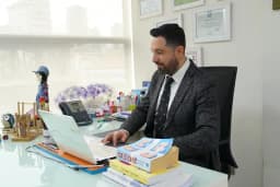 Dr. Öğr Üyesi Uzm. Dr. Fırat Hamidi - Çocuk ve Genç Psikiyatri Uzmanı