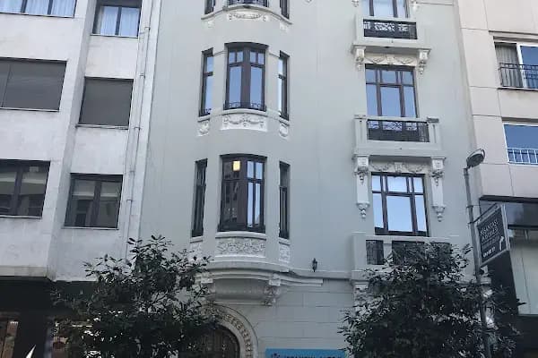 Doç.Dr. Ahmet Altıntaş I Kapalı Burun Estetiği - Doktor - İstanbul Şişli
