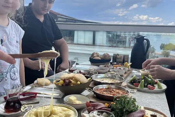Noesis Patisserie Başiskele - Pastane - Kocaeli Çayırova