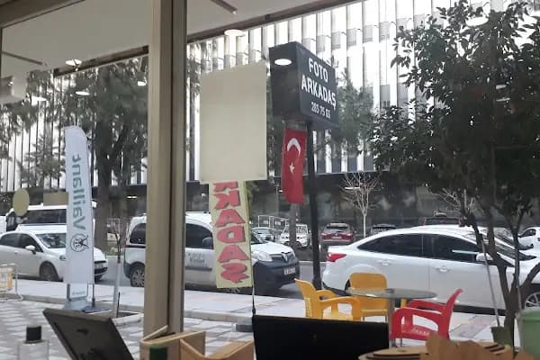 Foto Arkadaş - Fotoğraf Stüdyosu - İzmir Konak