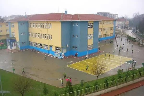 Profesör Dr. Selçuk Yahşi ortaokulu - Okul - Bursa Nilüfer