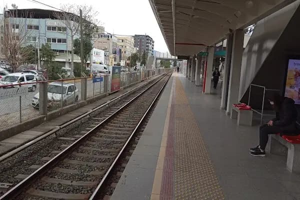 Sanayi - Metro İstasyonu - İzmir Bornova