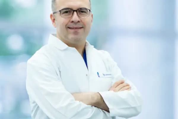 Doç. Dr. Emre İnözü Burun Estetiği-Meme Estetiği-Liposuction - Estetik Cerrah - Ankara Çankaya