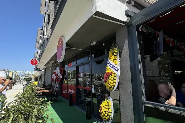 Slices of The World - Pizza restoranı - İzmir Aliağa