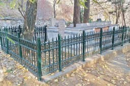 Nimetullah Nahçivani (Nimet Baba) Türbesi
