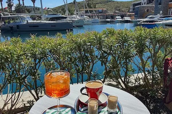 Karabatak Aspat - Kahve dükkanı - Muğla Bodrum