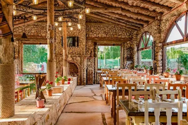 MOLA OTEL RESTORAN DÜŞLER BAHÇESİ - Restoran - Sivas Akıncılar