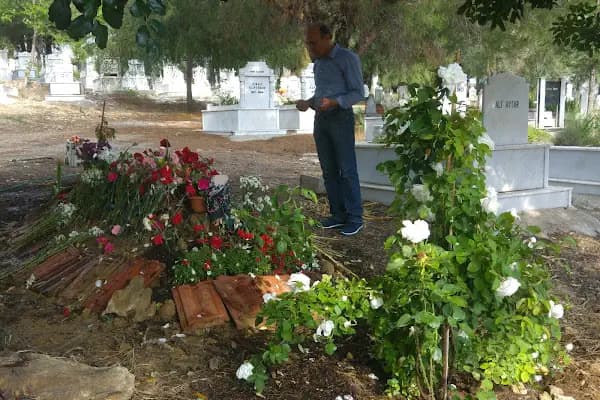 Hacialiler Mezarligi 1 - Mezarlık - Antalya Aksu