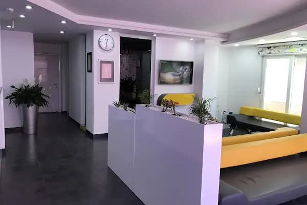 ALADAĞ DİŞ VE AĞIZ SAĞLIĞI POLİKLİNİĞİ - Diş Hekimi - İstanbul Bahçelievler