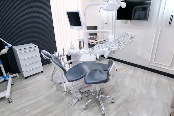 VDS Diş Kliniği Bağlar: Diş Çekimi, İmplant, Estetik Dolgu, Panoramik Röntgen, Lamine ve Zirkonyum Kaplama - Diş Kliniği - İstanbul Beşiktaş