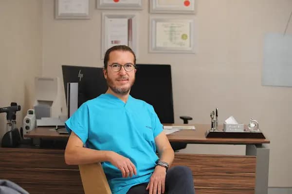 Prof. Dr. Uğur Emrah Altıparmak - Göz Doktoru - Ankara Keçiören