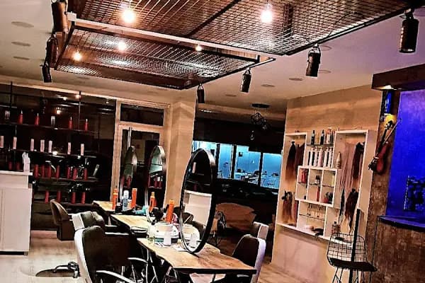 Shine WOMEN’s Hair&Makeup Kuaför - Kuaför - İzmir Narlıdere