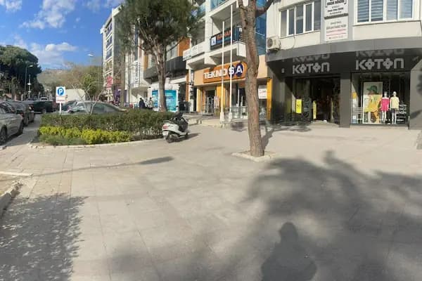 Dr. Özgecan Yılmaz Yazar - Kadın Hastalıkları ve Doğum Uzmanı - İzmir Bayraklı