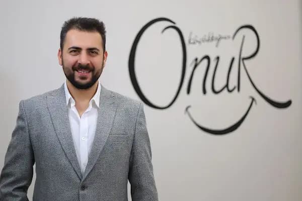 KONYA İMPLANT DİŞ ZİRKONYUM ONUR KÜÇÜKKAĞNICI ŞEFFAF PLAK DİŞTELİ GENEL ANESTEZİ UYUTARAK DİŞ TEDAVİSİ BEYAZLATMA DİŞETi - Diş Hekimi - Konya Meram