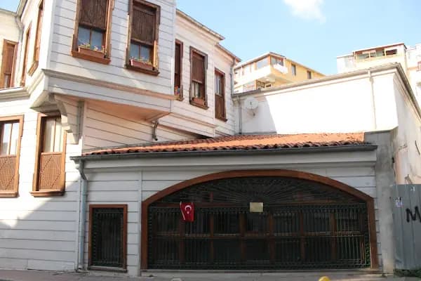 Tarihi Türbe - Cami - İstanbul Avcılar