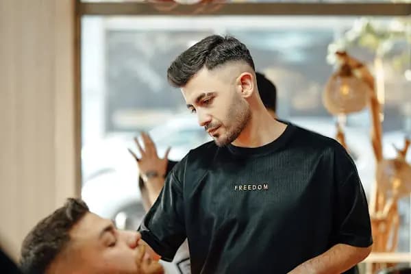 Fatih Demiröz Hair Designer Erkek Kuaförü Bağcılar İstanbul - Kuaför - İstanbul Bağcılar