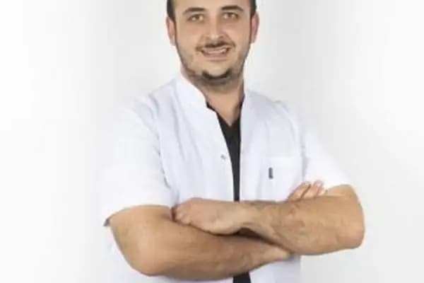 Diş Hekimi Yunus Emre Ağdacı ( Oral İmplantoloji) - Diş Hekimi - Balıkesir Altıeylül