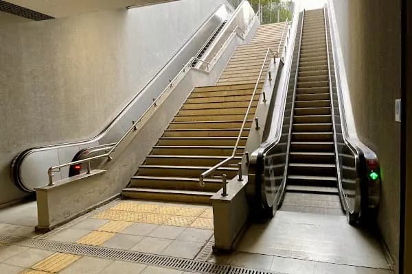 Zıya Gökalp Mahallesı - Metro İstasyonu - İstanbul Bakırköy