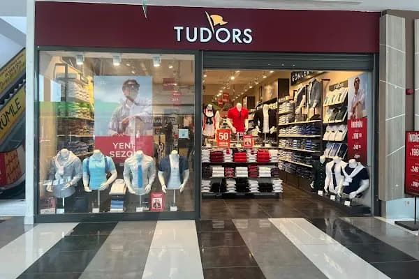Tudors İstanbul Avlu 34 - Erkek Giyim Mağazası - İstanbul Arnavutköy