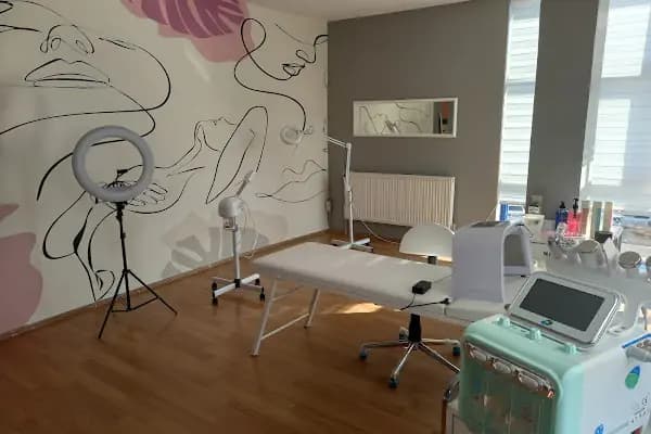 KÜBRA COŞAR BEAUTY ATAŞEHİR - Güzellik Salonu - İstanbul Zeytinburnu