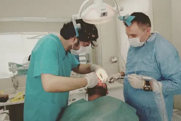 Diş Hekimi Medet BENLİ - Diş Hekimi - Ankara Sincan