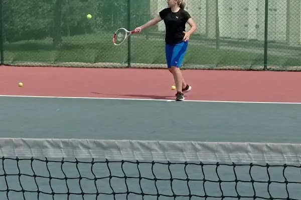 Başakşehir ve Atakent Tenis Kursu - Tenis Kortu - İstanbul Kadıköy