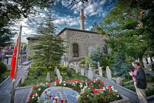 Muhsin Yazıcıoğlu Kabri - Anıt - Ankara Beypazarı