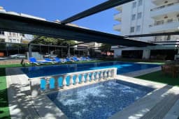 Kadeer Hotel