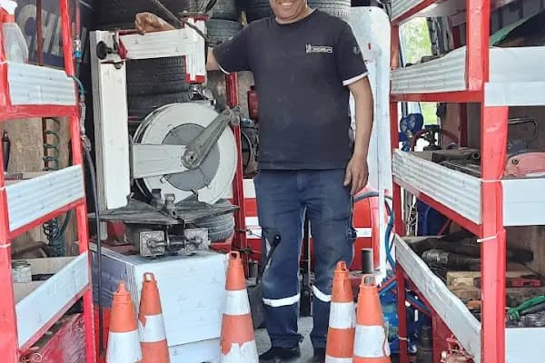 Bursa Yeşil Timsah Oto Lastik Tamiri 7/24 Yol Yardım Servisi, Nöbetçi Lastikçi, Akü Takviye - Lastik Tamircisi - Bursa İnegöl