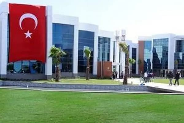 İzmir Bakırçay Üniversitesi - Üniversite - İzmir Karabağlar