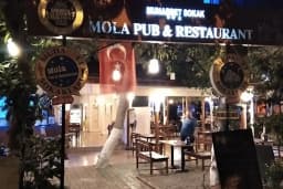 Mola pub