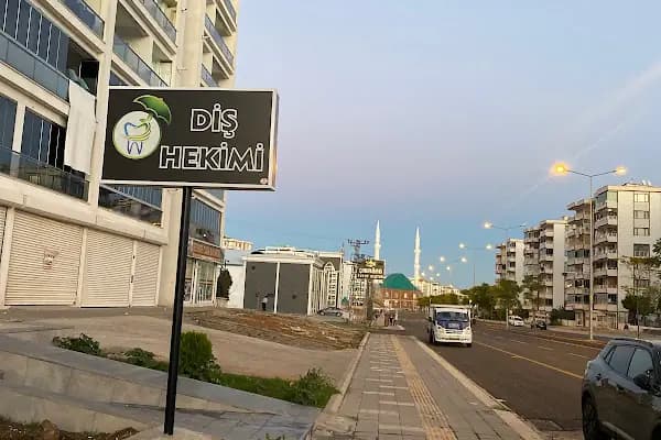 Diş hekimi Şahan Özdal - Diş Hekimi - Diyarbakır Kayapınar