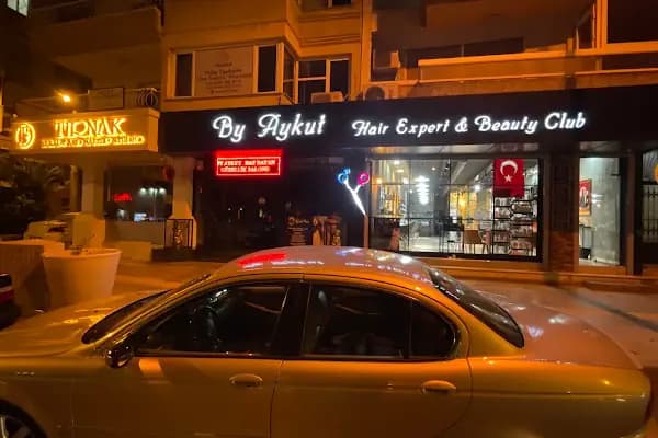 By Aykut Kuaför Salonu - Kuaför - İzmir Tire