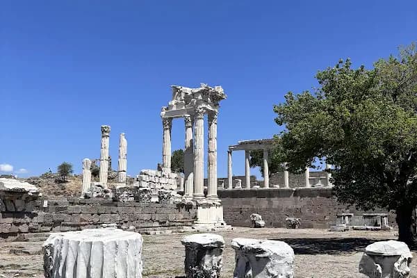 Pergamon Kütüphanesi - Tarihi Yer - İzmir Bergama